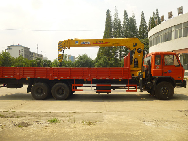東風(fēng)153后八輪隨車(chē)吊