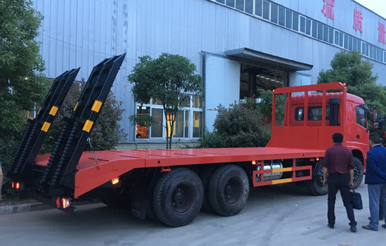 【國(guó)五】三環(huán)昊龍前四后八挖機(jī)平板車 【國(guó)五】三環(huán)昊龍前四后八挖機(jī)平板車