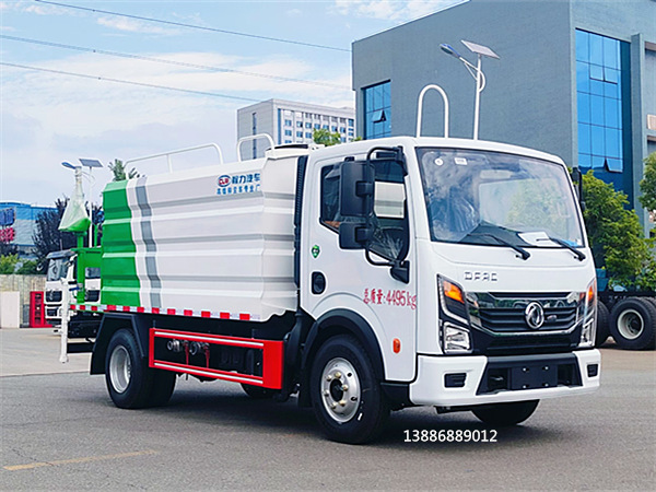 東風(fēng)專致藍(lán)牌抑塵車