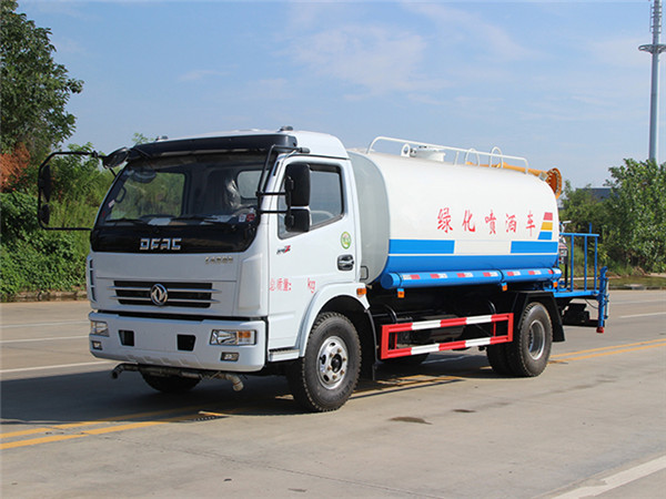 東風(fēng)多利卡D7霧炮車