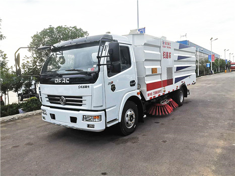 東風多利卡D7掃路車