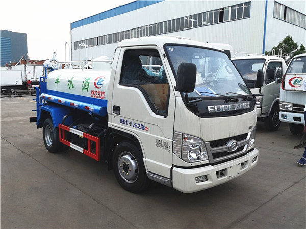 福田藍(lán)牌灑水車(chē)