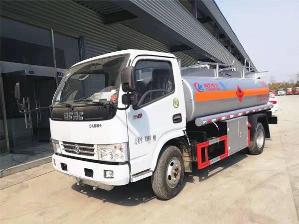 東風(fēng)多利卡D6加油車配置參數(shù)，5噸加油車報價