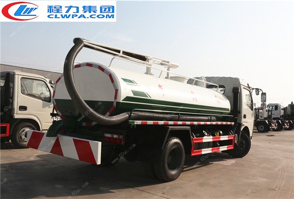 東風多利卡8方吸糞車