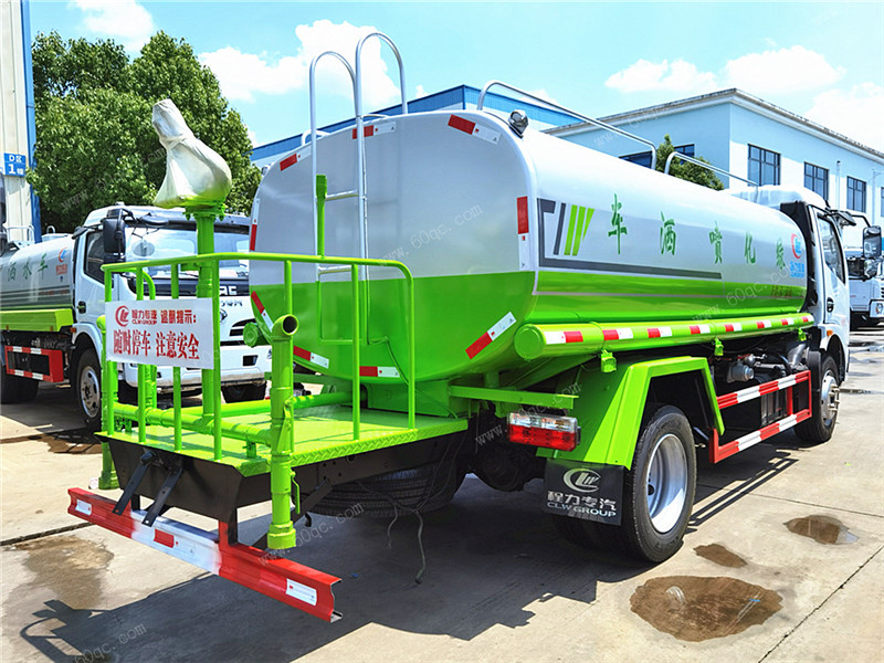 程力專用灑水車,生產(chǎn)廠家灑水車的知識(shí)普及