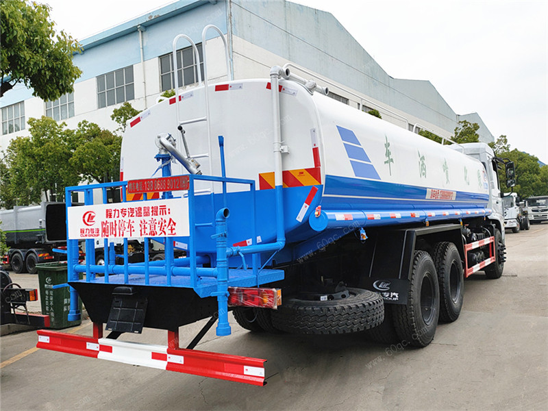 東風(fēng)D3后雙橋灑水車