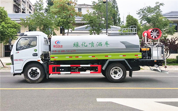 國(guó)六新款東風(fēng)福瑞卡F7霧炮車(chē)