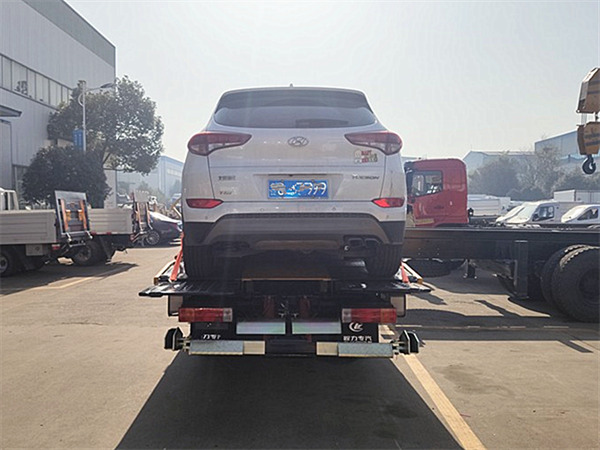 解放J6F藍(lán)牌一拖二清障車